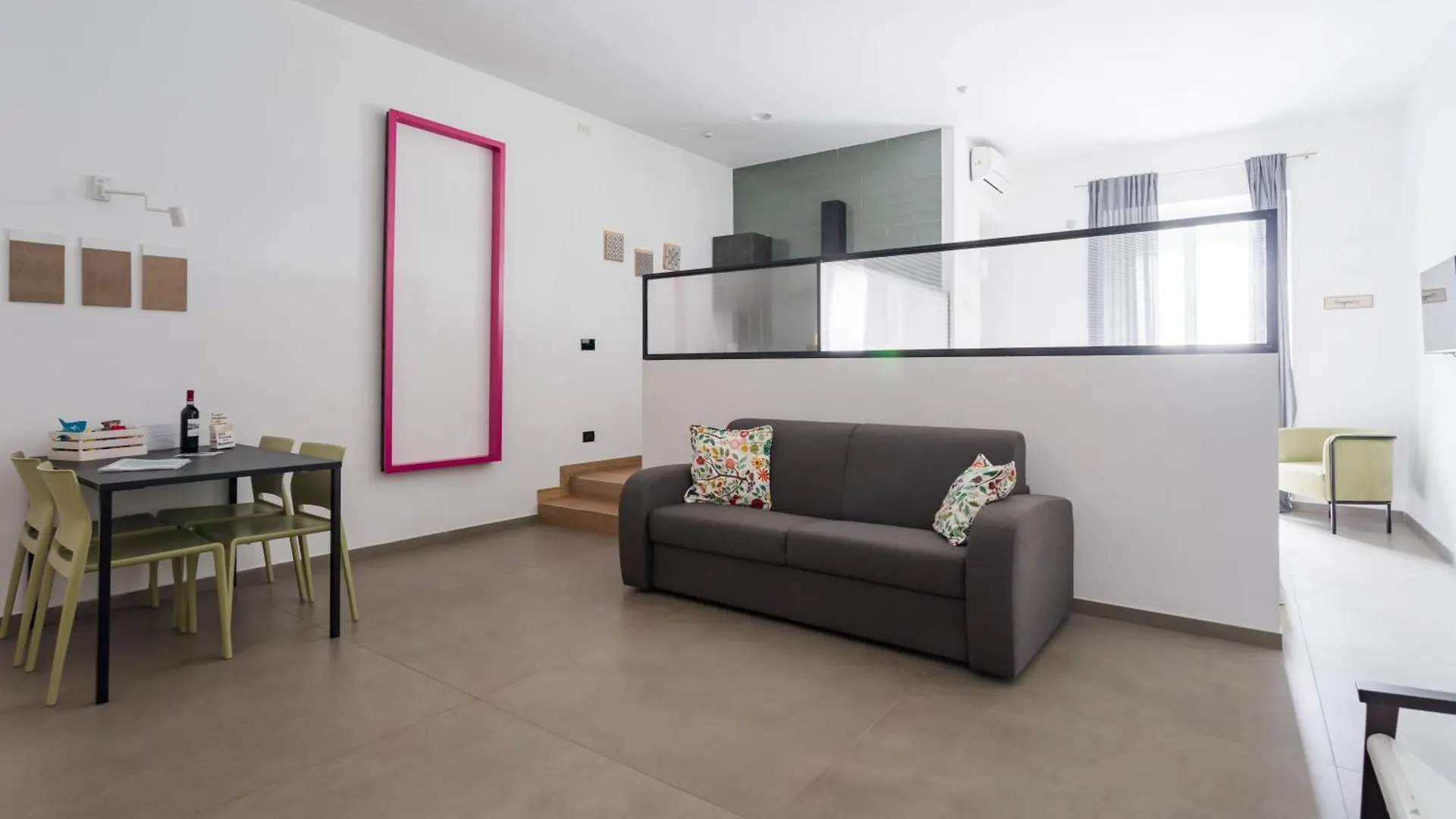 Archihouse Suites Napoli 0*,